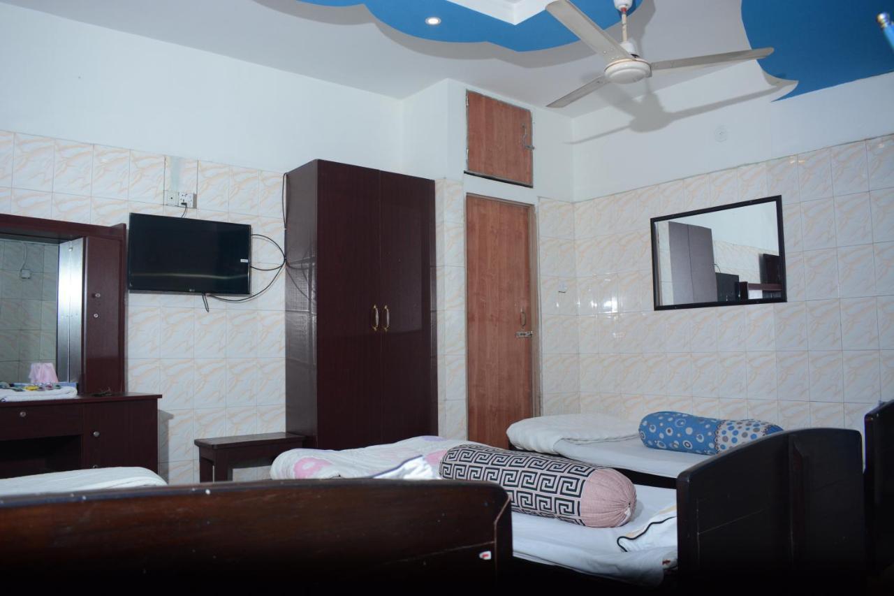 Hotel Hilton City Chittagong Esterno foto