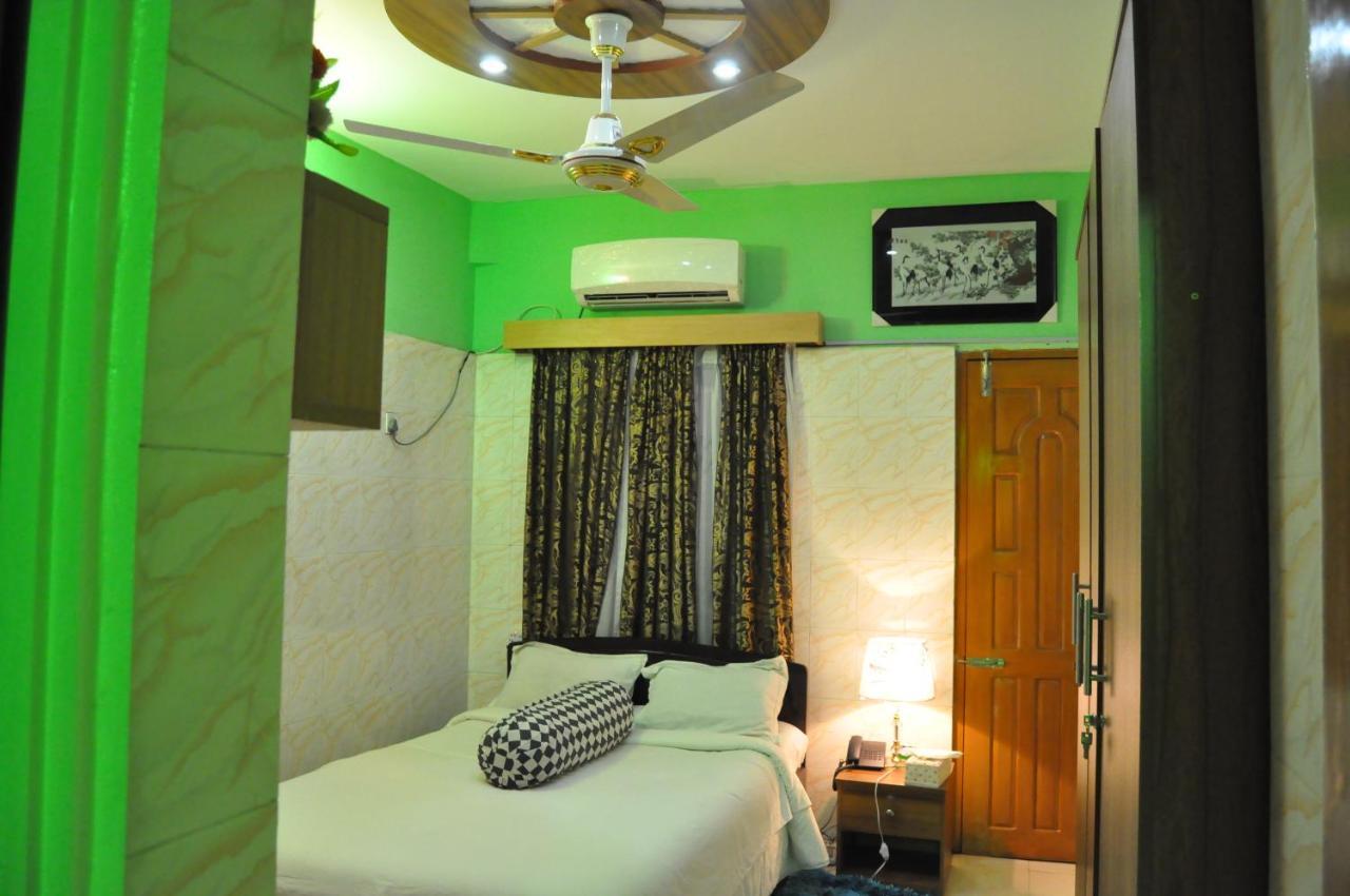 Hotel Hilton City Chittagong Esterno foto