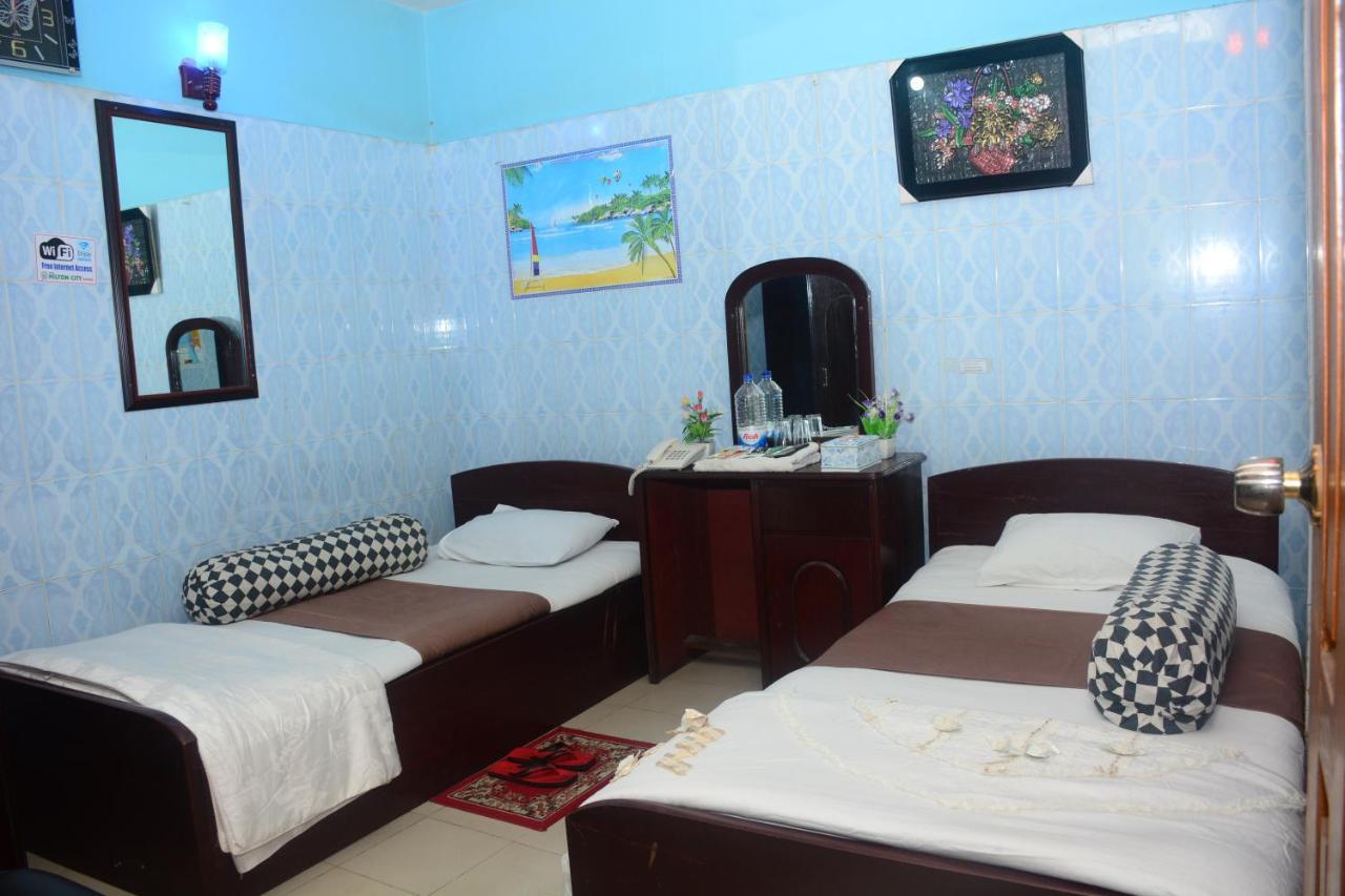 Hotel Hilton City Chittagong Esterno foto