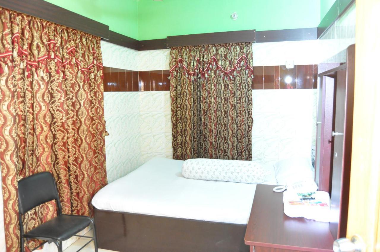 Hotel Hilton City Chittagong Esterno foto