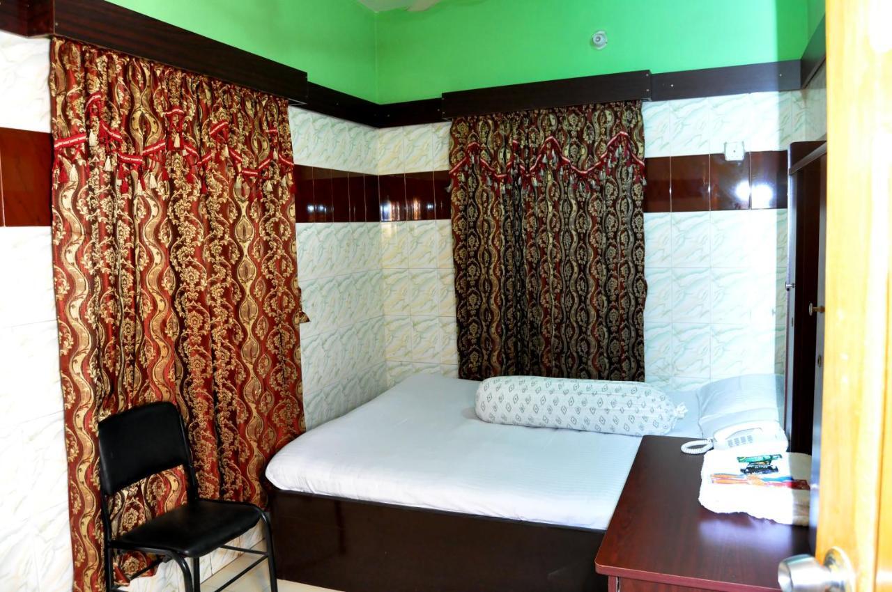 Hotel Hilton City Chittagong Esterno foto